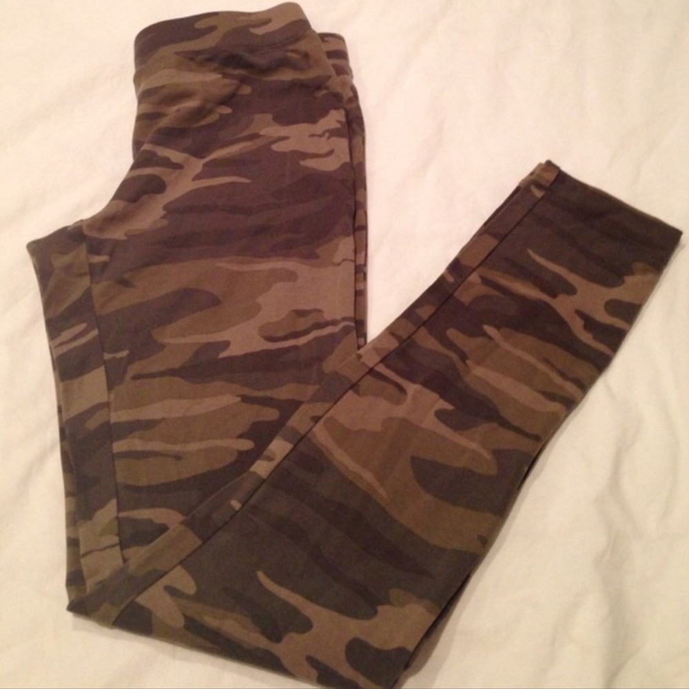 Express camo print leggings (never worn)